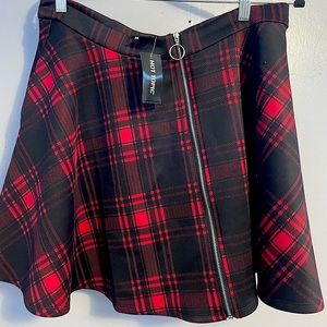 Red plaid hot topic skirt size XL NWT